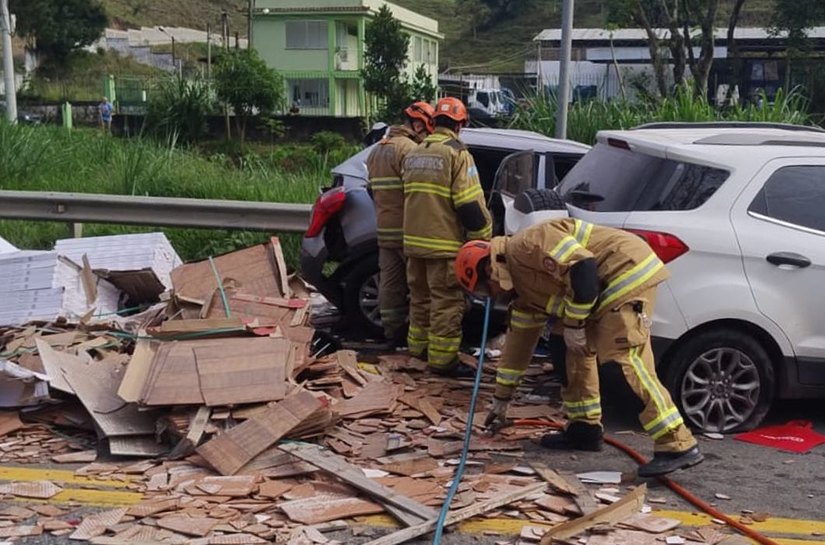 Acidente na BR-393, no RJ, deixa cinco mortos e nove feridos