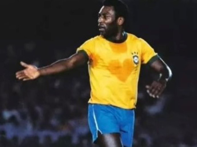 Pelé recebe homenagens em todo o mundo