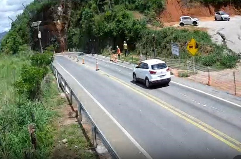 Trânsito na MT-251 é liberado em duas pistas após vistoria e limpeza da área