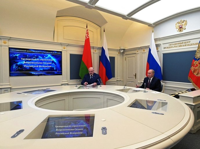 Rússia faz exercícios militares com lançamento de mísseis balísticos nucleares