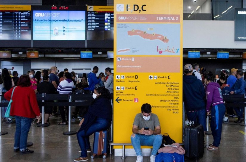 Máscaras em aviões e aeroportos são obrigatórias a partir de hoje