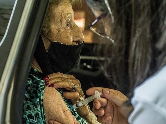 Três estados têm casos de falsa aplicação de vacina; médicos explicam cuidados