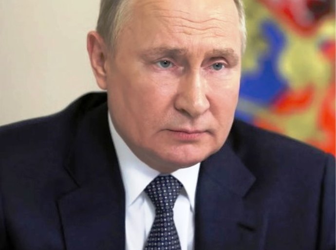 Filha de “guru” de Putin morre em explosão de carro, afirmam autoridades russas
