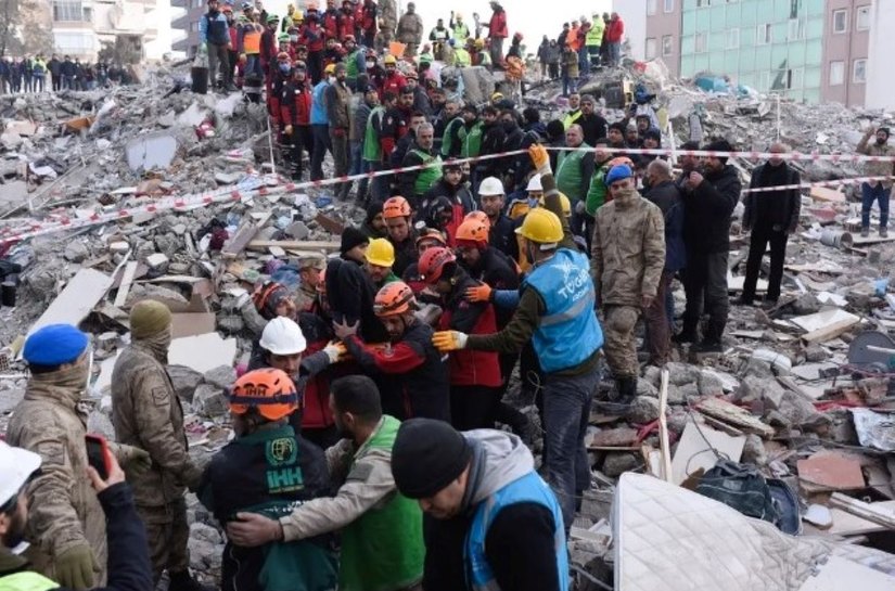 Número de mortos em decorrência do terremoto que atingiu a Turquia e a Síria passa de 33 mil