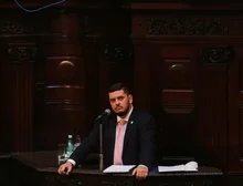 Alerj aprova resolução para soltar Rodrigo Bacellar, preso pela PF