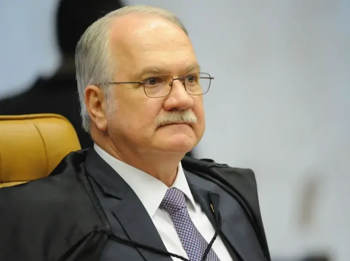 Fachin dá 24 horas para que Mendonça libere mais documentos do caso Master em meio a críticas sobre 'seletividade'