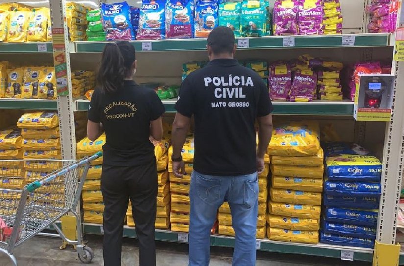 Procon Estadual e Decon fiscalizam denúncia de consumidores em supermercados