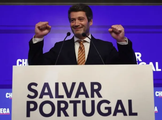 A rápida ascensão do Chega, partido de direita e anti-imigração que empatou com a esquerda em Portugal