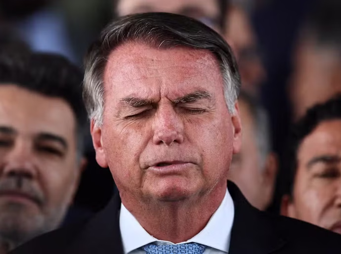 Penas máximas para crimes atribuídos a Bolsonaro podem levar a uma condenação de 43 anos de prisão; entenda