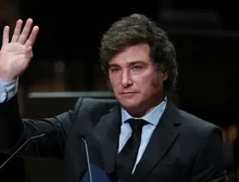 O que muda com novas regras para imigrantes anunciadas por Milei na Argentina