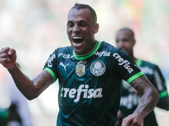 Palmeiras vence o Fluminense e está com uma mão na taça do Brasileirão