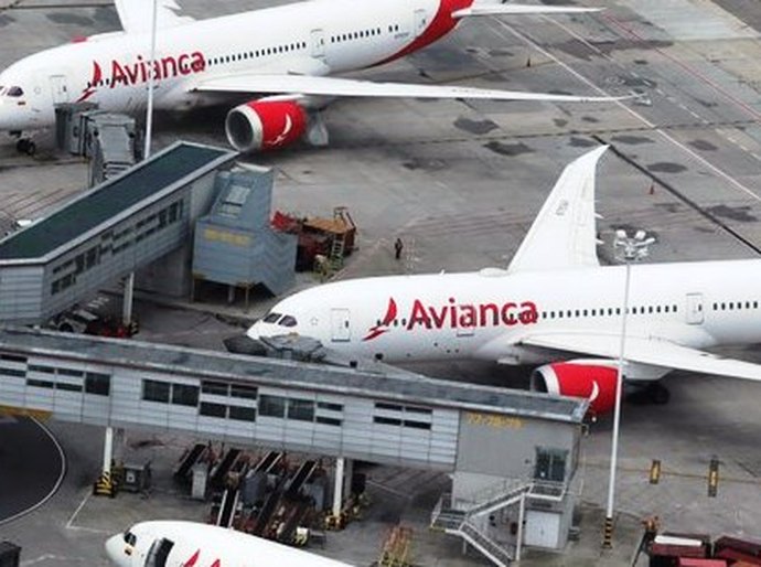 Colômbia segue Argentina e proíbe todos os voos internacionais