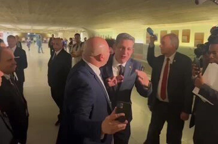 Parlamentares se desentendem na CPI e levam discussão para corredores do Congresso