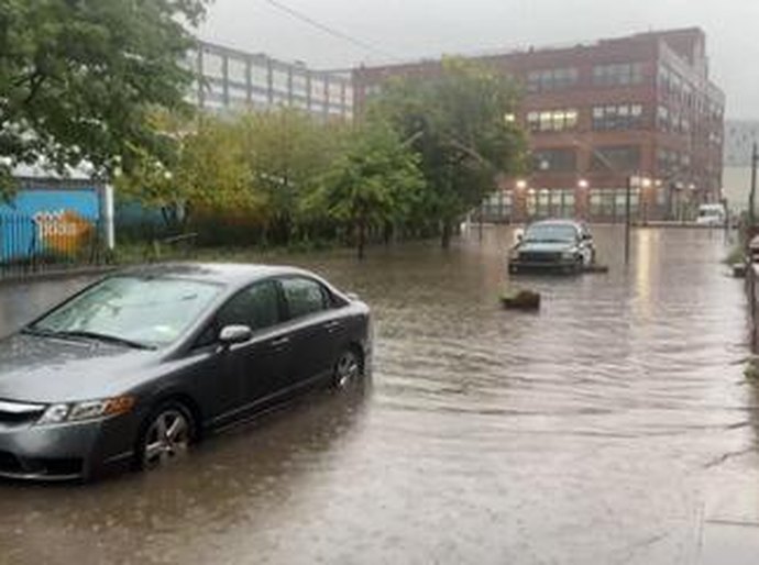 Temporal fora de época alaga Nova York, e governadora declara estado de emergência
