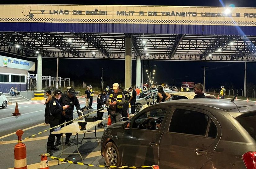 Lei Seca prende quatro condutores e remove 22 veículos na estrada de Chapada dos Guimarães