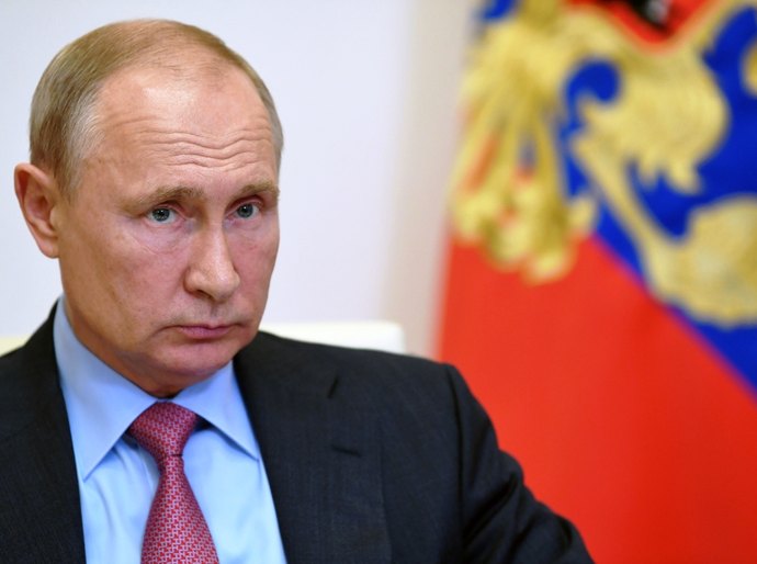 Russos aprovam mudanças na Constituição que podem deixar Putin no poder até 2036