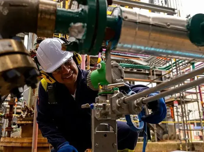 Como Colômbia se tornou uma das melhores economias de 2025 e quais desafios enfrenta?