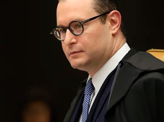 Zanin suspende concurso da PM e do Corpo de Bombeiros de Mato Grosso