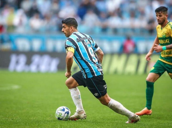 Suárez faz mais um e Grêmio vence o Cuiabá que amarga a 4ª derrota seguida no brasileirão