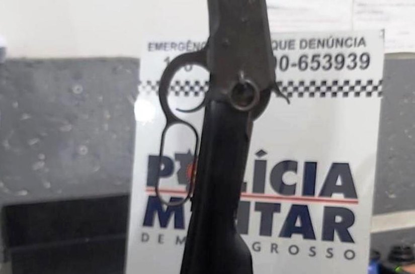 Militares encontram carabina dentro de carreta tombada na Serra do Roncado