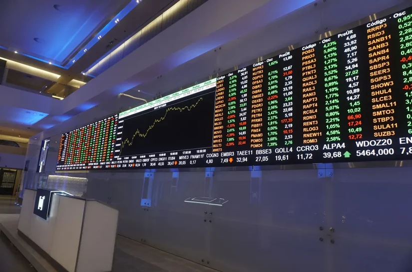 Ibovespa bate recorde pela 10ª vez em 2026 e dólar cai a R$ 5,18