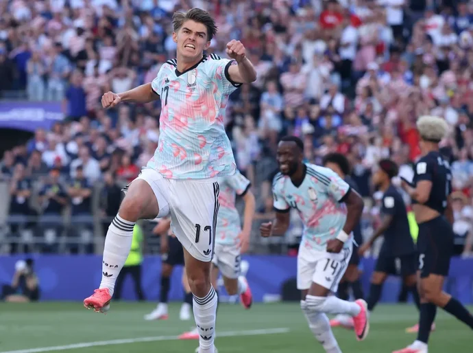 Após polêmica, Bélgica goleia e elimina Estados Unidos nas oitavas da Copa
