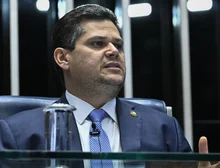 Após indicação ao STF, Alcolumbre anuncia votação com impacto bilionário