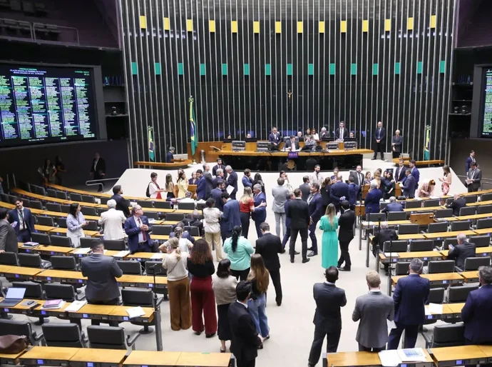Congresso derruba veto que proibia repasses a municípios inadimplentes