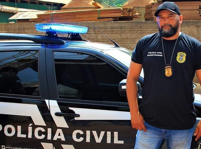 Polícia Civil presta homenagem a investigador que morreu nesta quarta-feira, 17, em decorrência da covid-19