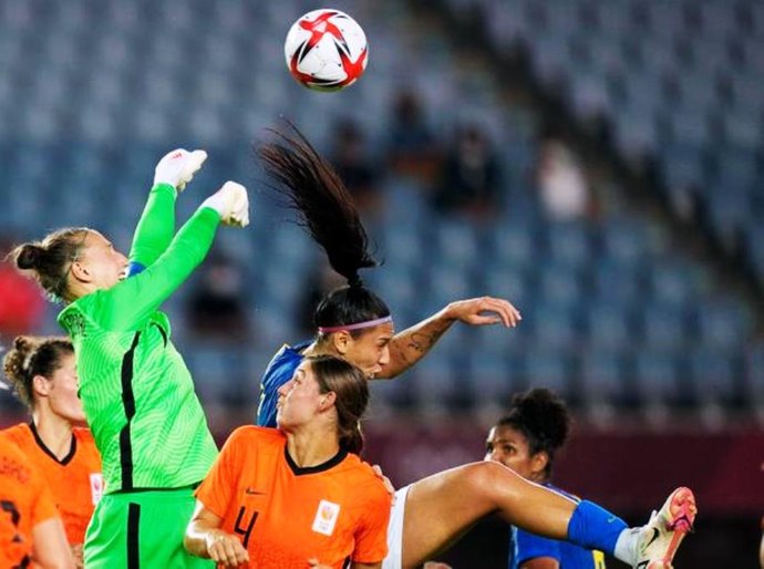 Futebol feminino: Brasil empata com a Holanda e fica perto da classificação