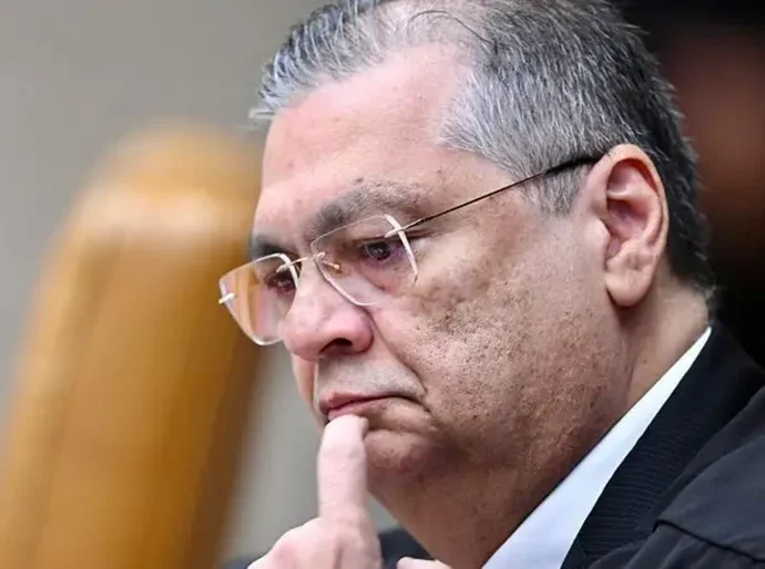 Por que decisão de Flávio Dino fez dólar subir e Bolsa cair
