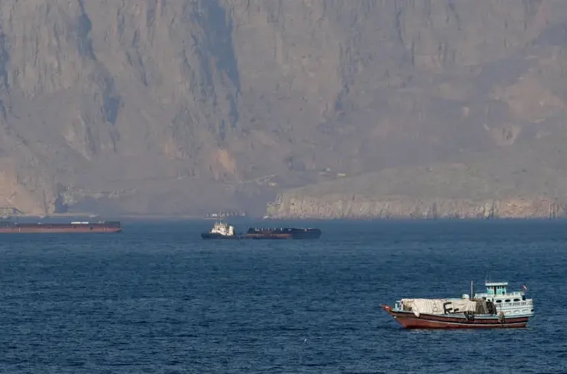 Trump diz ter atingido 7 embarcações iranianas no estreito de Ormuz