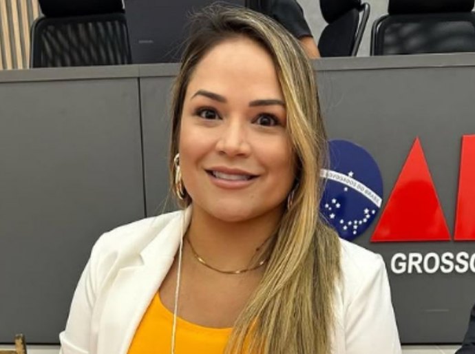 Chifre, gritaria e tapa na cara: advogada da OAB é presa após invadir casa e agredir três irmãs em MT