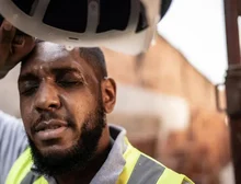 A escalada das denúncias de quem trabalha sob calor extremo: 'Imagina como ficam os trabalhadores soldando tanques'