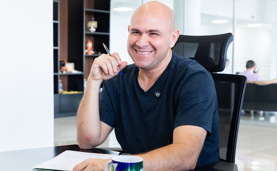 Prefeito Abílio anuncia pacote de R$ 112 milhões e promete asfalto em bairros esquecidos de Cuiabá