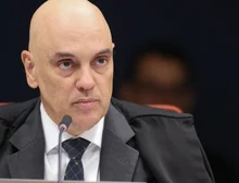 Moraes pede para Zanin marcar julgamento de Bolsonaro e réus do núcleo 1
