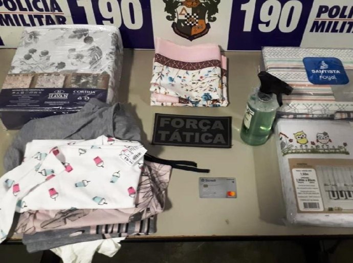 Empregada doméstica é presa em flagrante pela PM fazendo compras com cartão de crédito da patroa