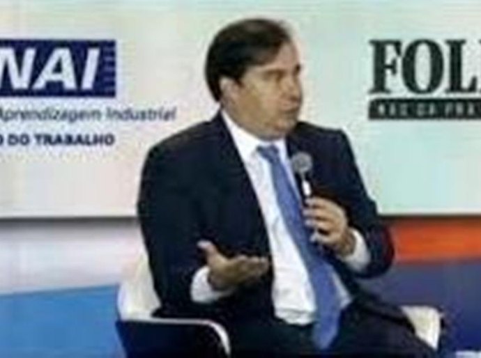 Maia chama novo imposto de 'jeitinho' e diz que votará contra se governo enviar proposta