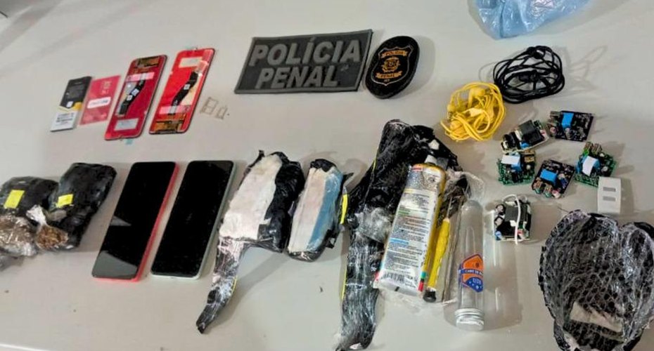 Detento e policial penal são presos por entrada de drogas, celulares e outros itens ilícitos no CDP de Tangará da Serra, MT