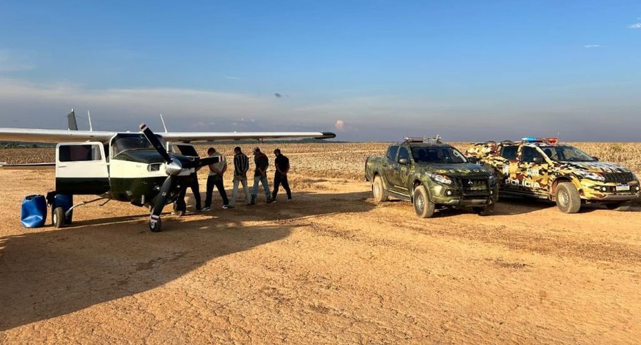 Gefron e PM apreendem aeronave e prendem seis em operação integrada contra o tráfico de drogas