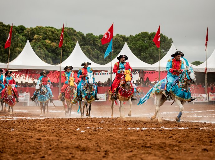 Cavalhada de Poconé revive tradições culturais e históricas neste domingo,25