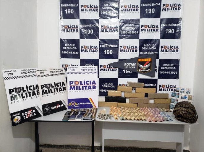 Rotam e Cavalaria prendem três e apreendem 13 tabletes de maconha, couro de cobra e rede de pesca