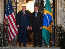 Trump está deixando Bolsonaro 'à deriva', diz analista americano