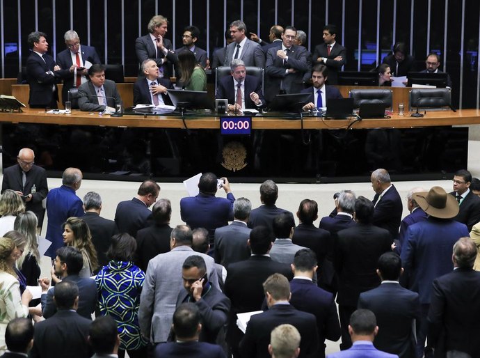 Câmara aprova MP que restringe dedução do ICMS e reforça caixa em 2024