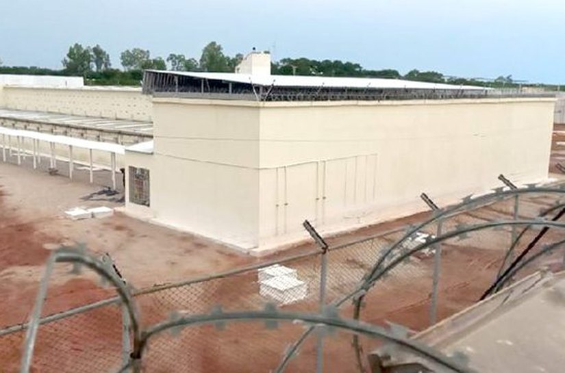 Operação mira policiais penais suspeitos de facilitar entrada de celulares em presídio de MT