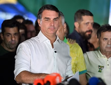 PL, partido de Flávio Bolsonaro, reconhece resultado da eleição, mas cobra esclarecimentos