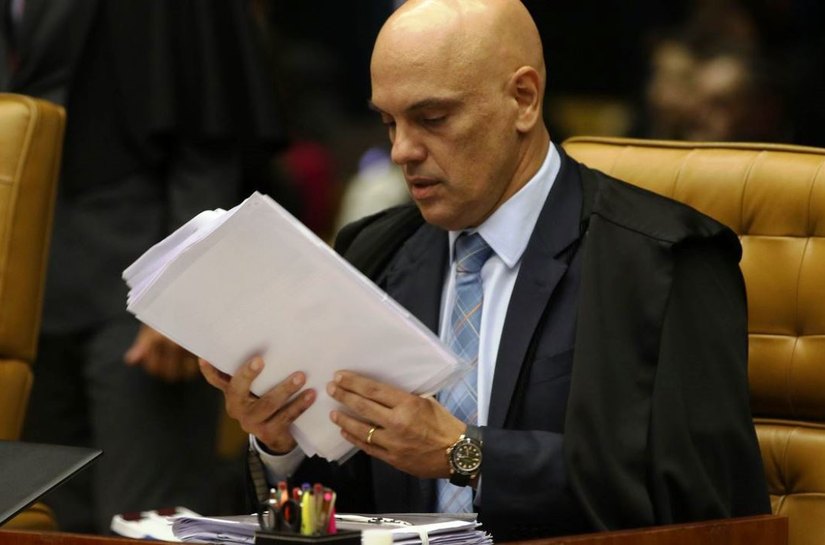 Com ordem de Moraes, PF prende em flagrante deputado Daniel Silveira