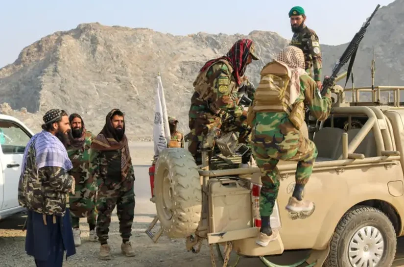 Paquistão declara 'guerra aberta' ao Talebã e bombardeia Afeganistão: o que se sabe sobre novo foco de tensão