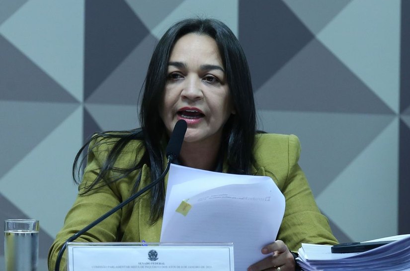 Relatora pede indiciamento de Bolsonaro e mais 60 golpistas