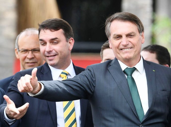 TJ do Rio concede foro especial a Flávio Bolsonaro e retira inquérito sobre rachadinha do MP estadual